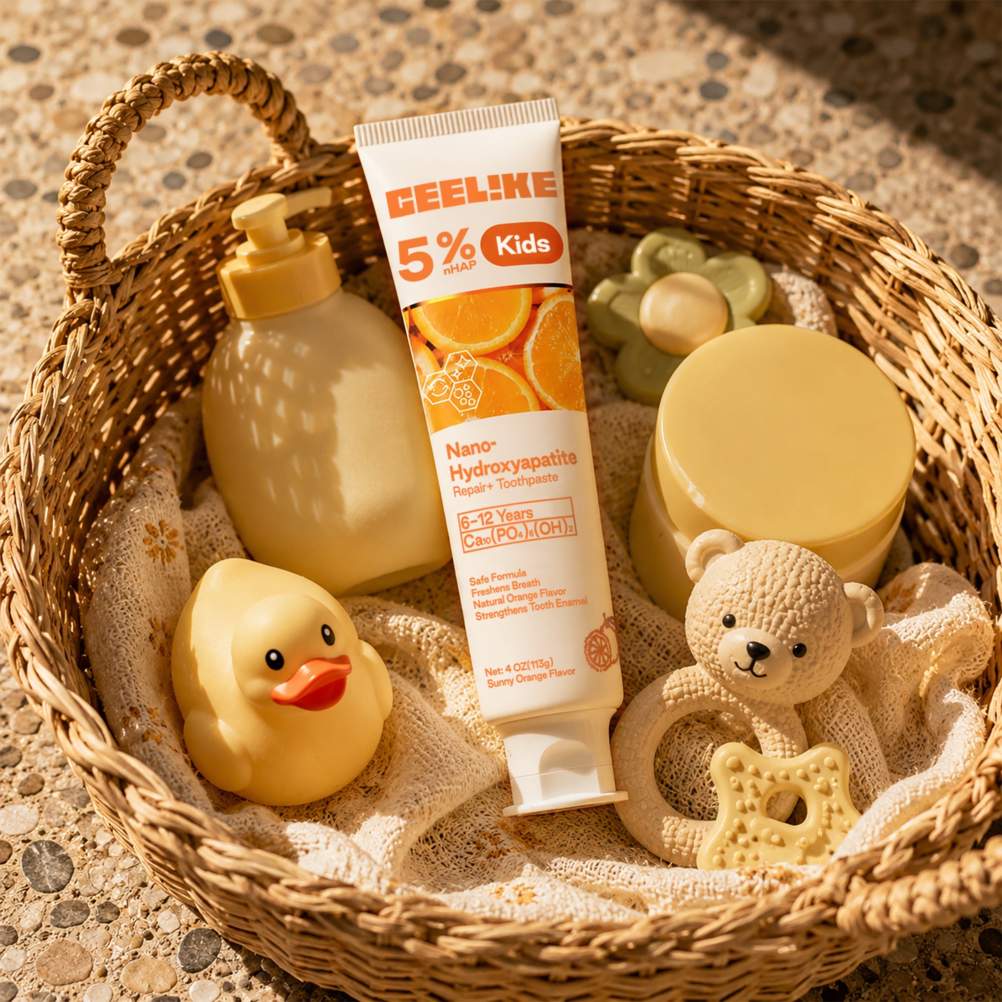 Pasta dental CEELIKE Kids con 5% de hidroxiapatita: aliento fresco, esmalte dental fortalecido y sabor a naranja dulce natural.