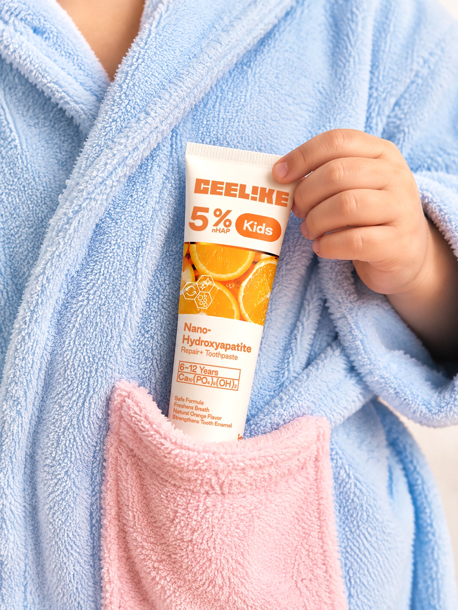 Pasta dental CEELIKE Kids con 5% de hidroxiapatita: aliento fresco, esmalte dental fortalecido y sabor a naranja dulce natural.